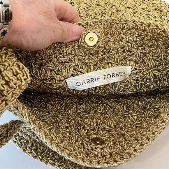 NWOT CARRIE FORBES CROCHET CROSSBODY BAG IN GOLD/BEIGE - Picture 3 of 4